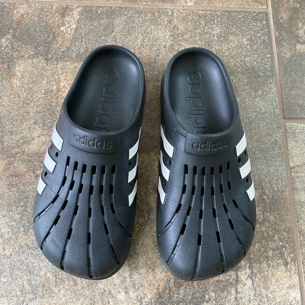 Adidas Adilette Clogs - Like New!